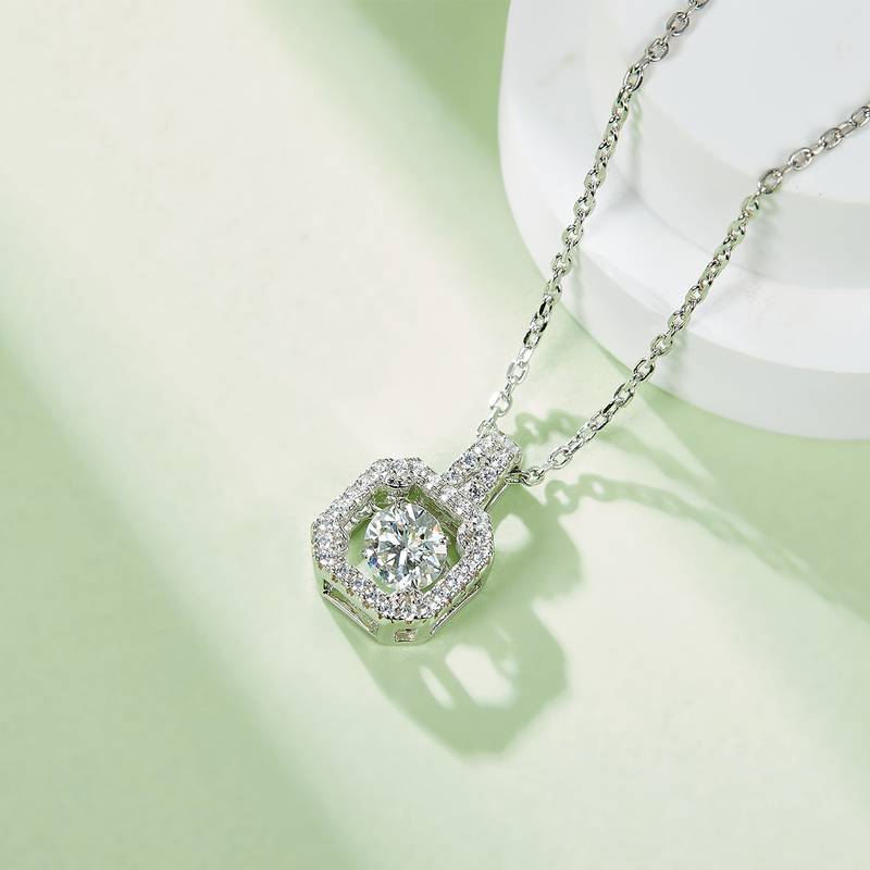 Dynamic Princess Fang S925 Silver Plated Platinum Moissanite Diamond Necklace 50 Points D-Class